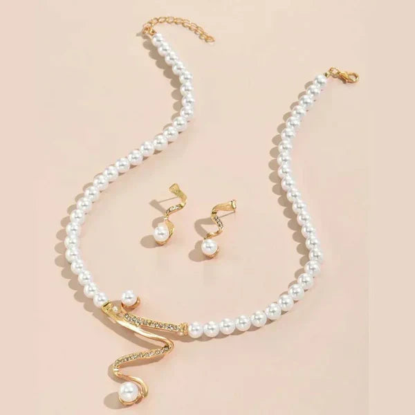 Conjunto Collar y Pendientes de Perlas