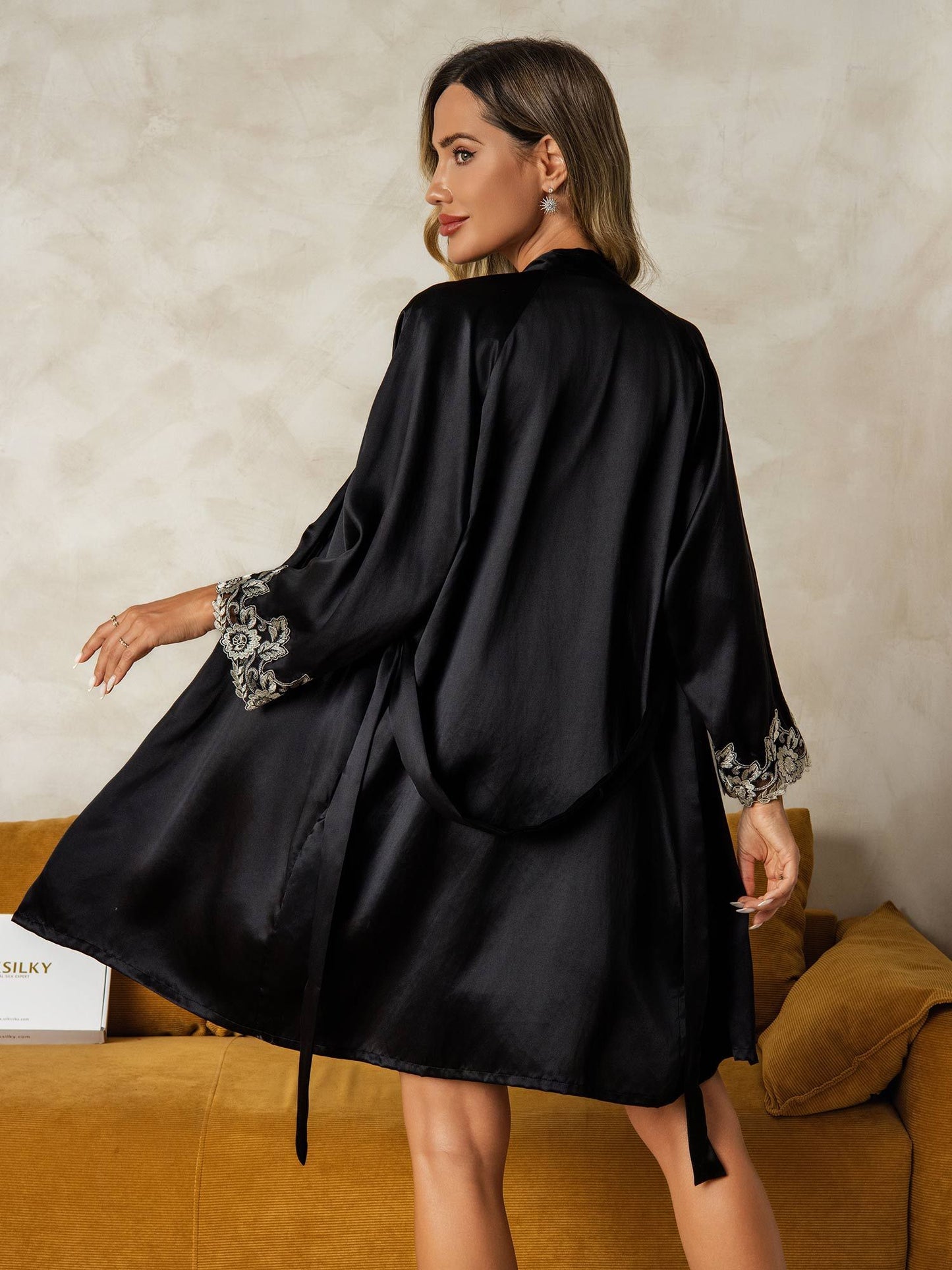 Élégant Peignoir Et Ensemble Camisole En Soie Pure Avec Bordure En Dentelle 3 Pièces