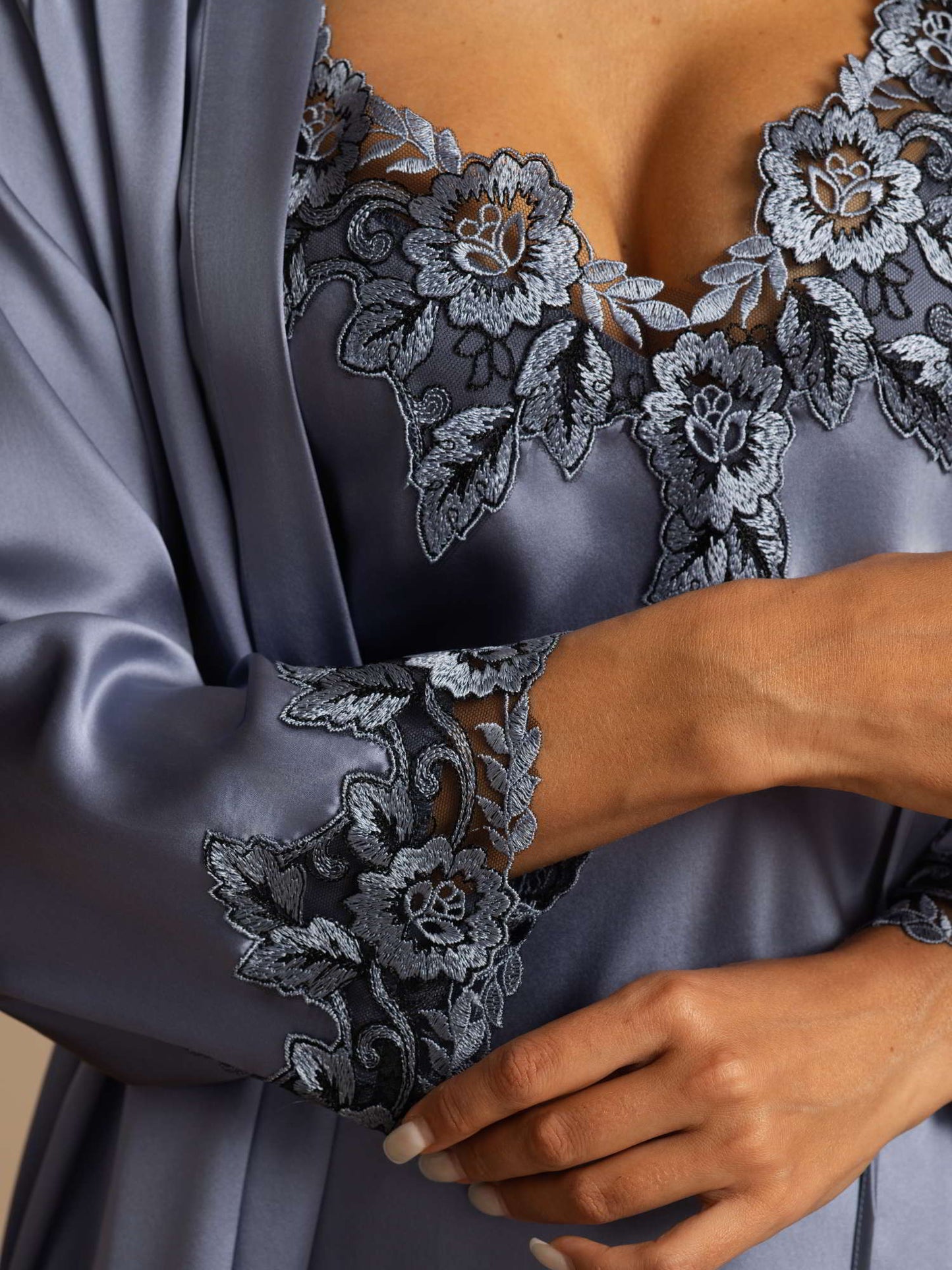 Élégant Peignoir Et Ensemble Camisole En Soie Pure Avec Bordure En Dentelle 3 Pièces