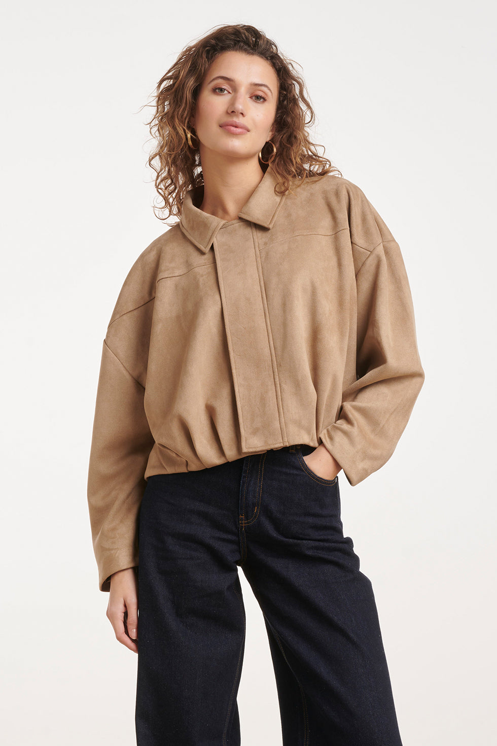 Chaqueta Corta de Ante Sintético Topo