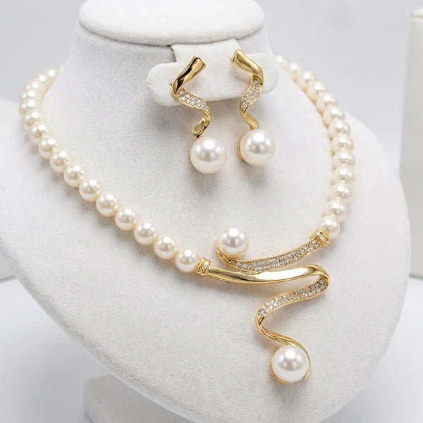 Conjunto Collar y Pendientes de Perlas