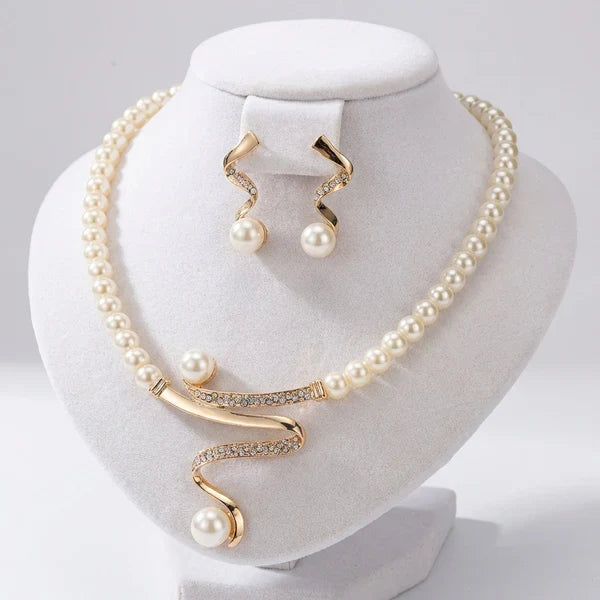 Conjunto Collar y Pendientes de Perlas
