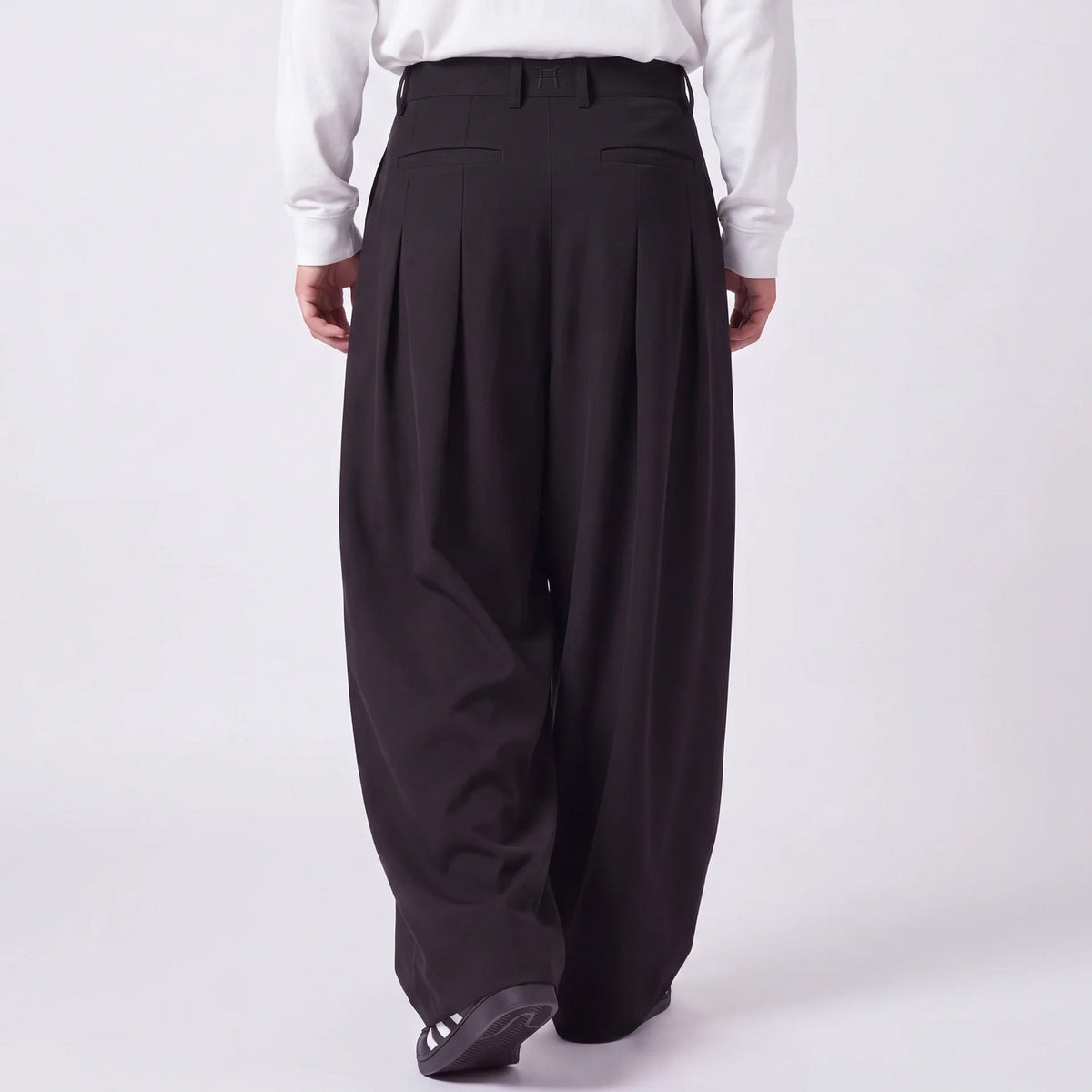 Hibiki | Pantalón plisado de pierna ancha