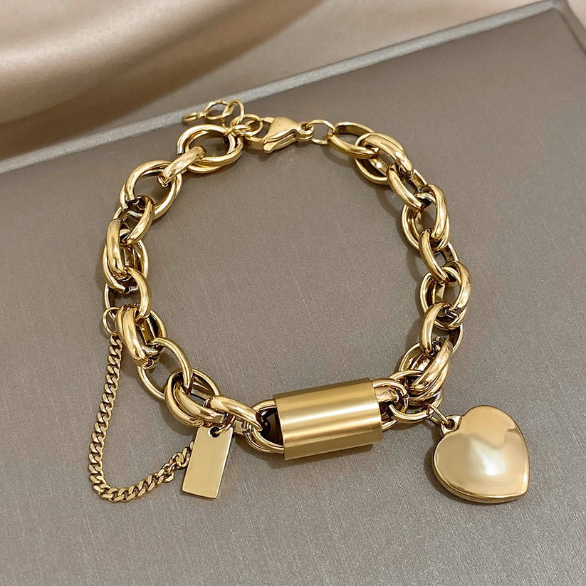 Bracelet épais en cœur en or