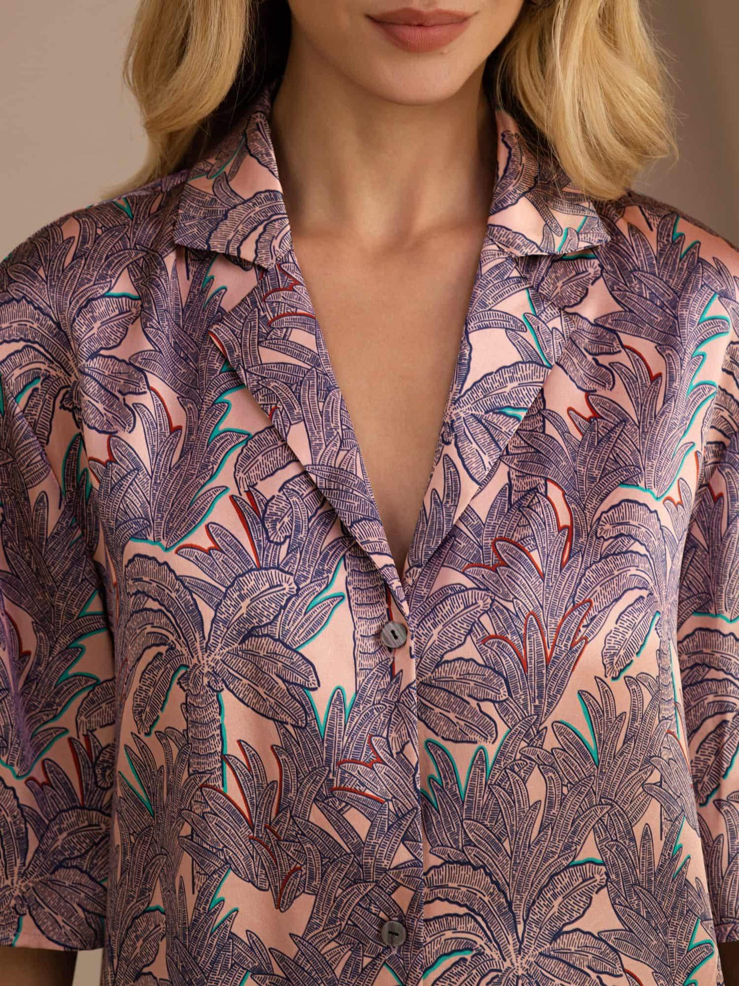 Ensemble De Pyjama Femme En Soie De Mûrier 100% À Imprimé Palmier Manches Courtes Boutonné