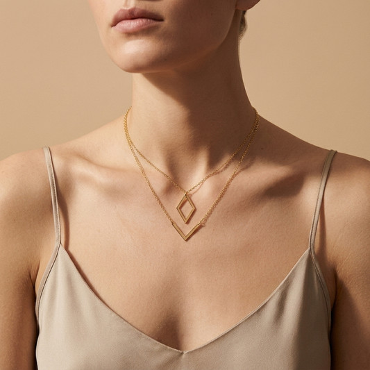 Collar Colgante V Geométrico