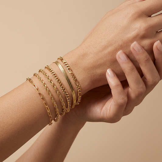 Set de Pulseras 5 Piezas Dorado