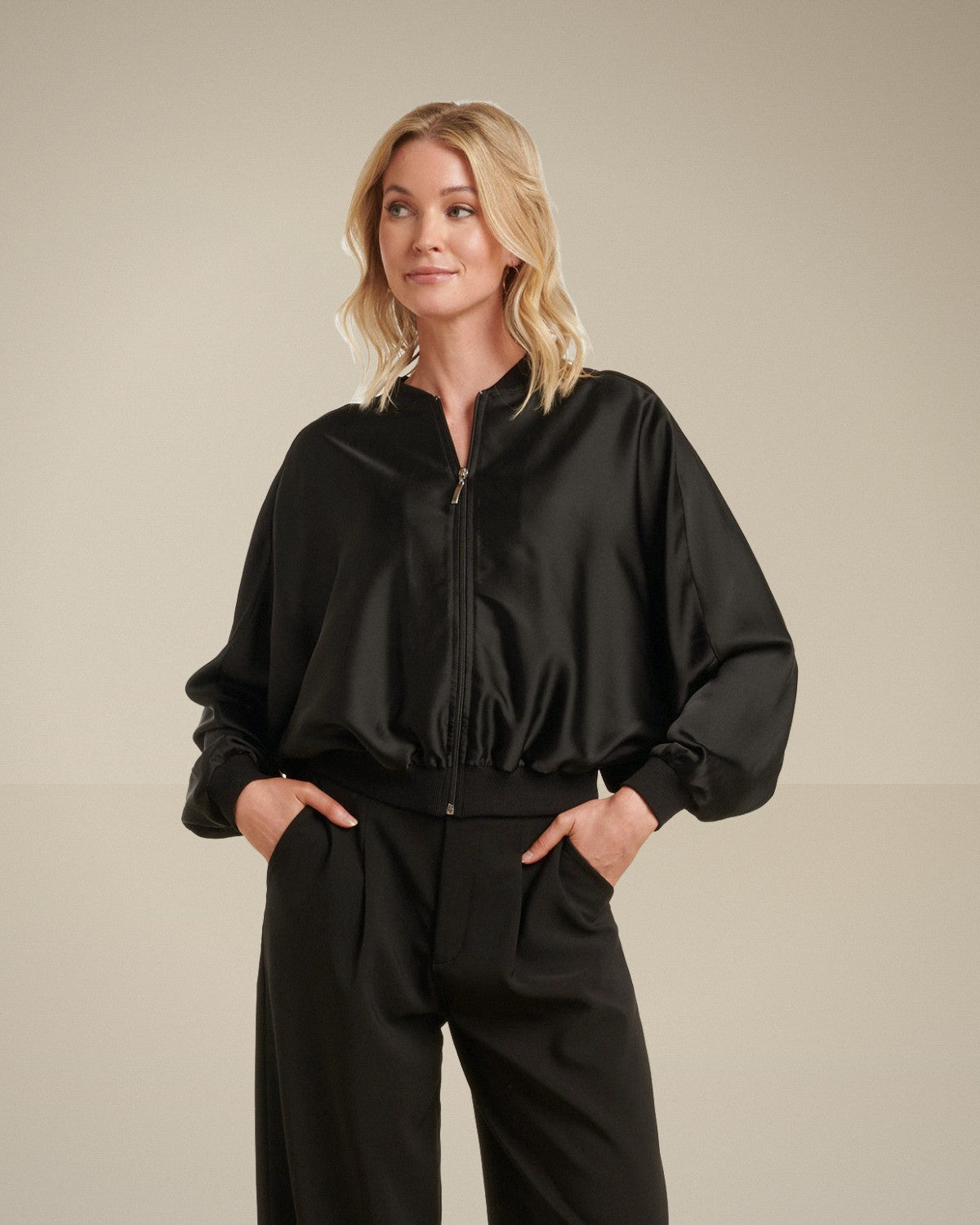 Cazadora Bomber de Satén Negra – victoriamode