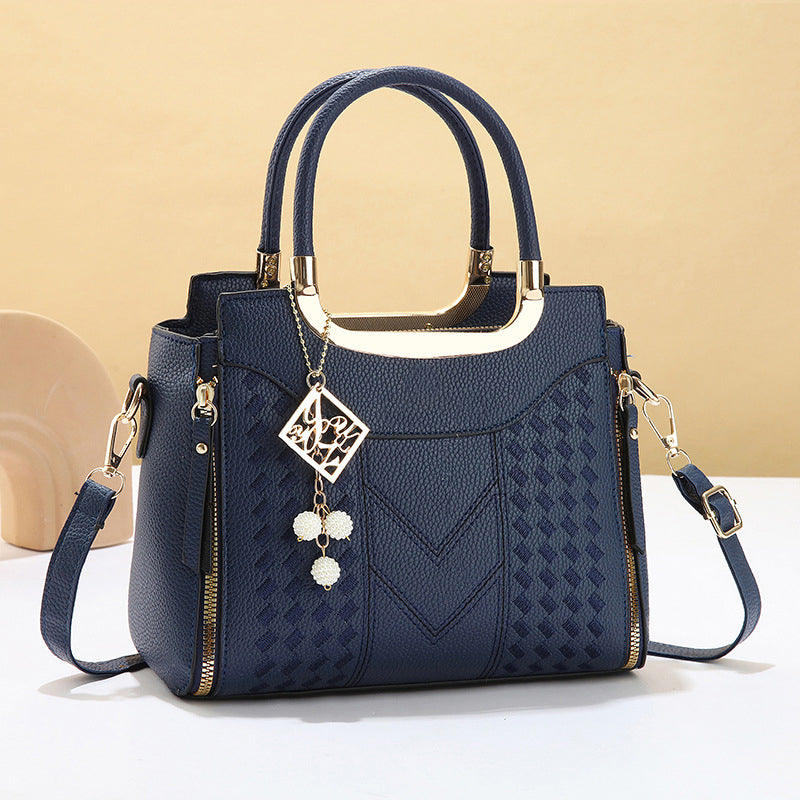 Bolso de Mano Costura en V